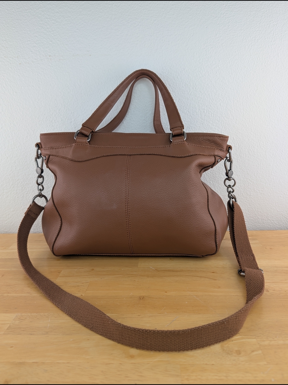 The Sak Classic Tan Soft Leather Tote Shoulder Bag Removable Strap Chain Detail